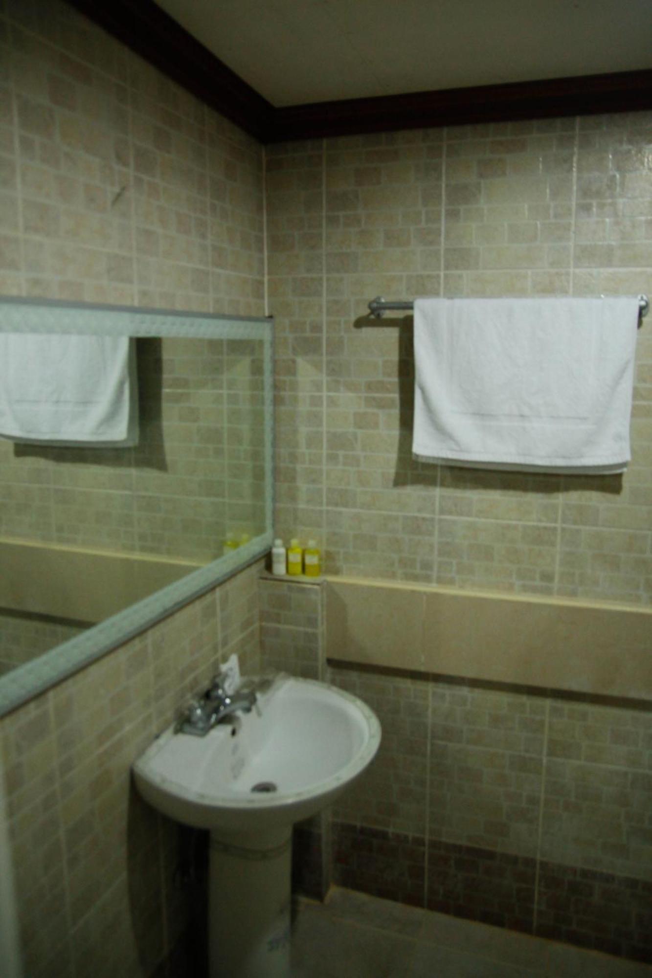 Villa Jhoana Resort Angono Room photo