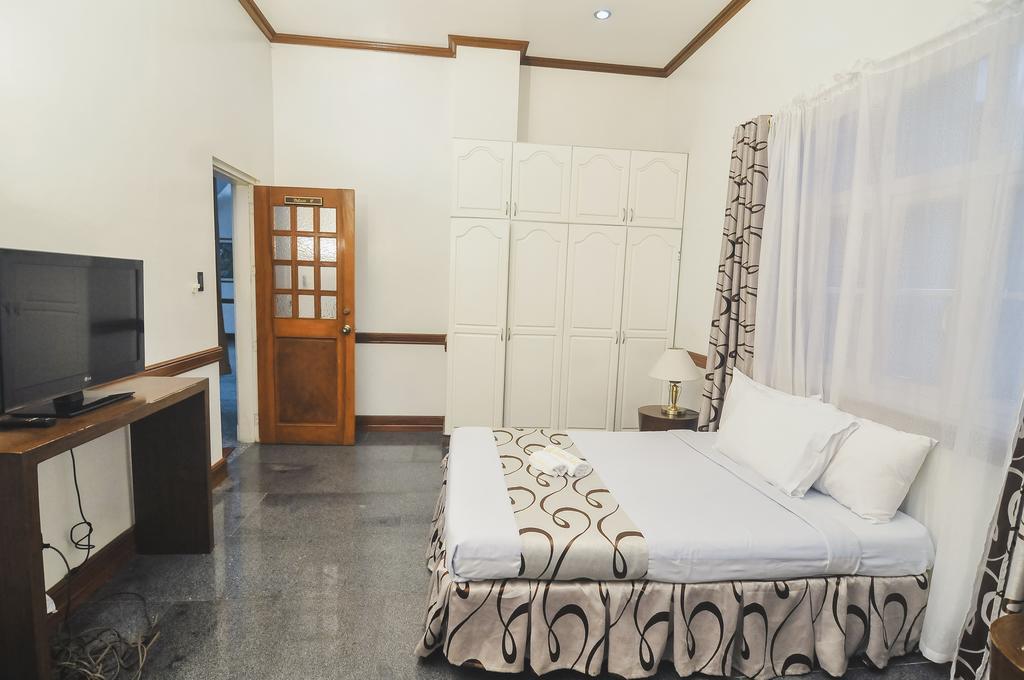 Villa Jhoana Resort Angono Exterior photo